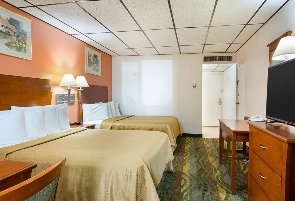 Econo Lodge Mcpherson Номер фото